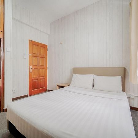 Spot On 89645 Ong'S Court Hotel George Town Exterior photo
