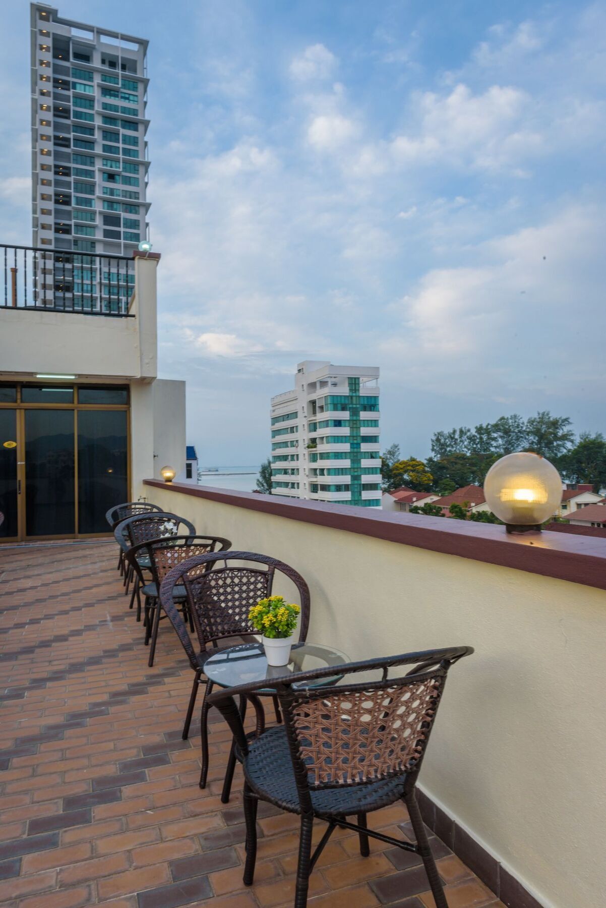 Spot On 89645 Ong'S Court Hotel George Town Exterior photo