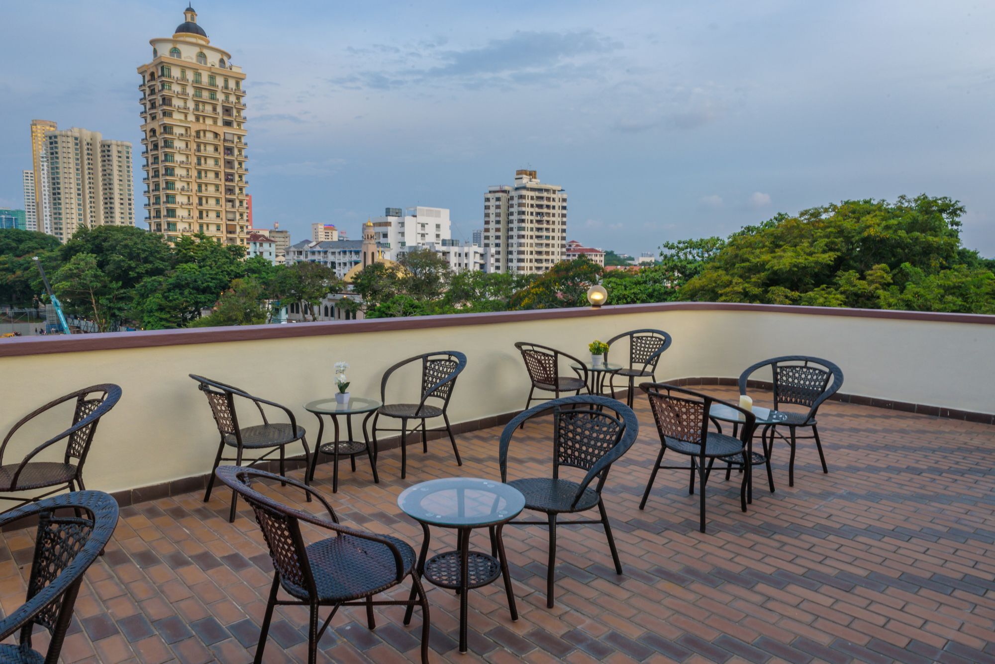 Spot On 89645 Ong'S Court Hotel George Town Exterior photo