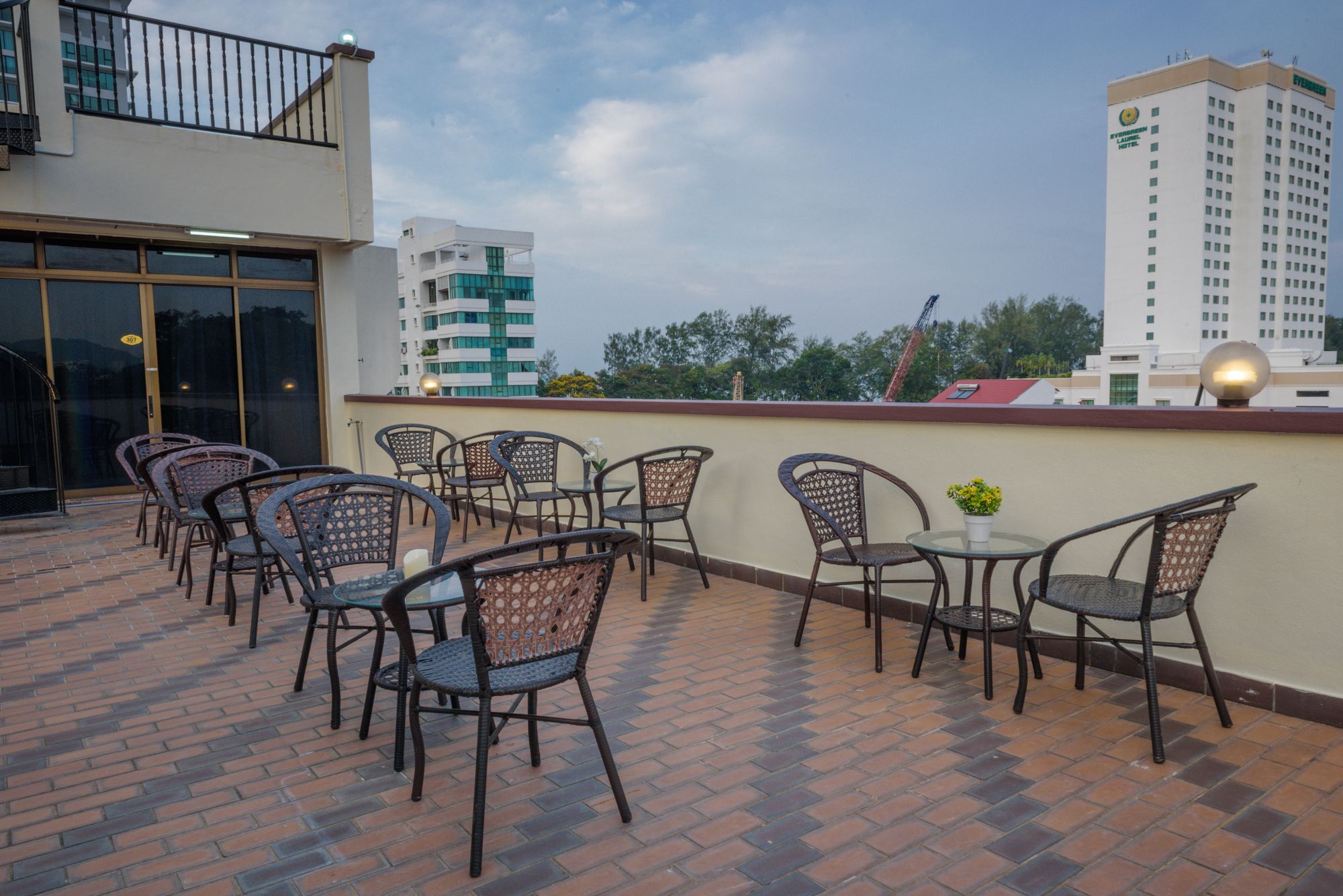Spot On 89645 Ong'S Court Hotel George Town Exterior photo