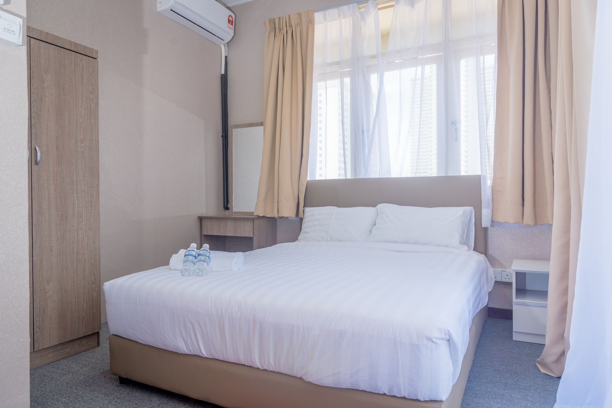 Spot On 89645 Ong'S Court Hotel George Town Exterior photo