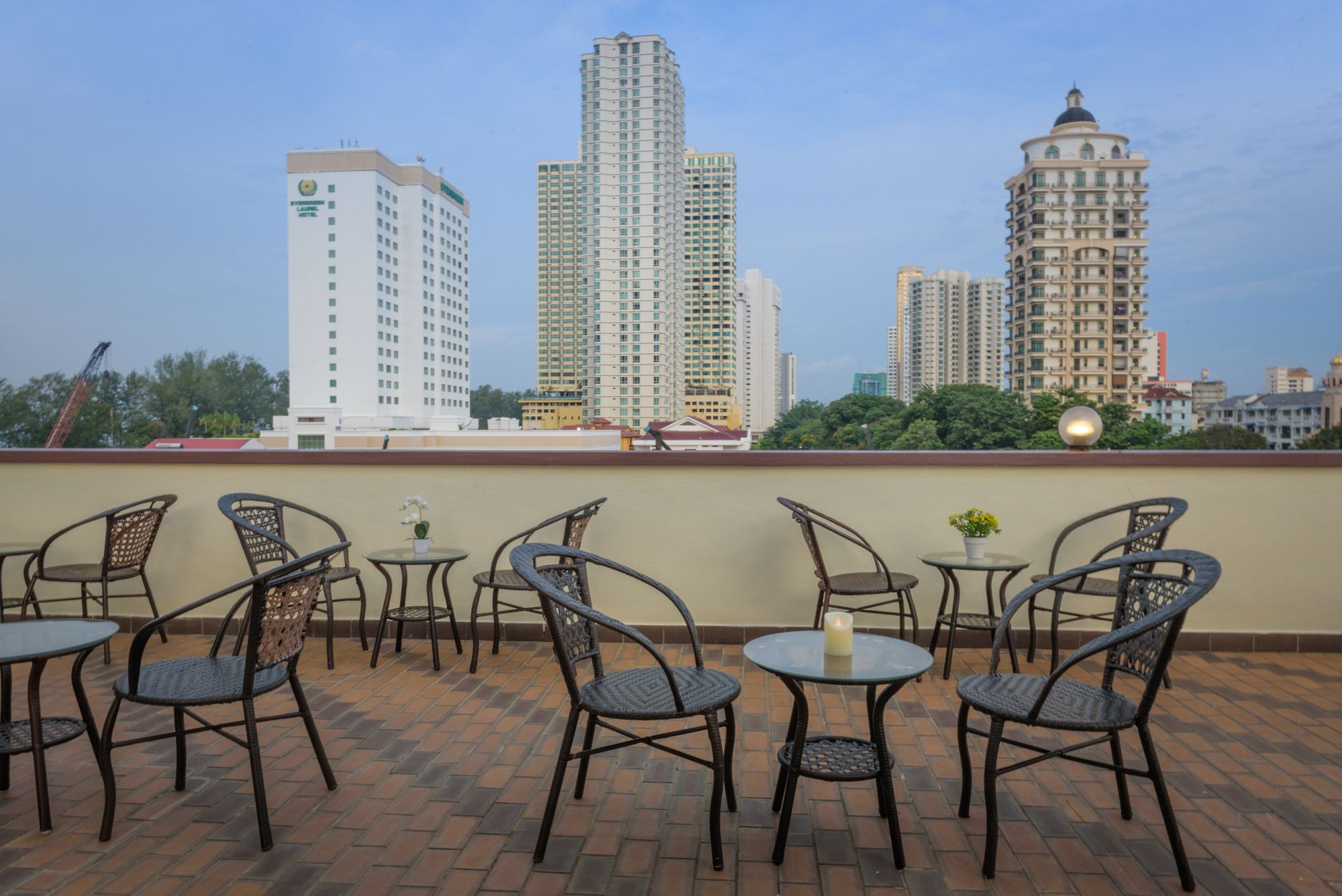 Spot On 89645 Ong'S Court Hotel George Town Exterior photo