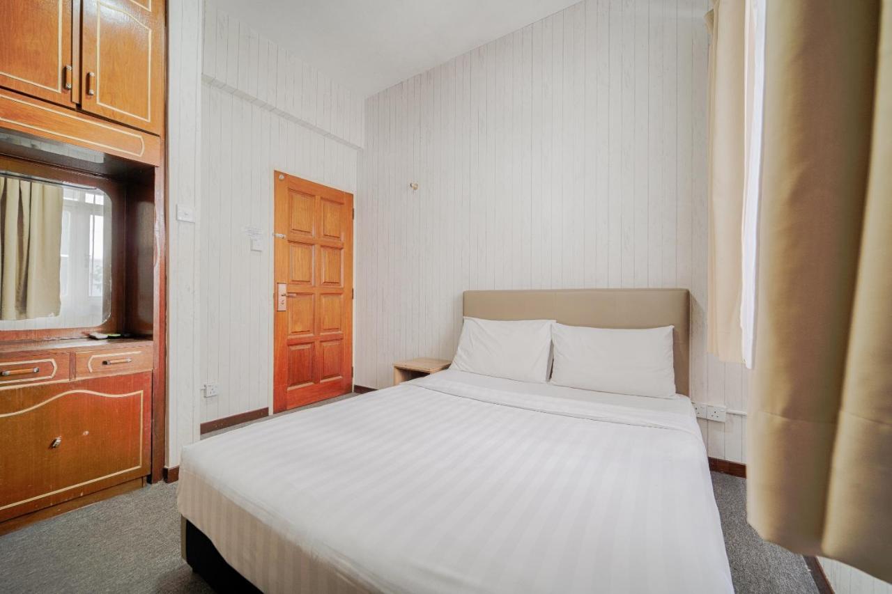 Spot On 89645 Ong'S Court Hotel George Town Exterior photo