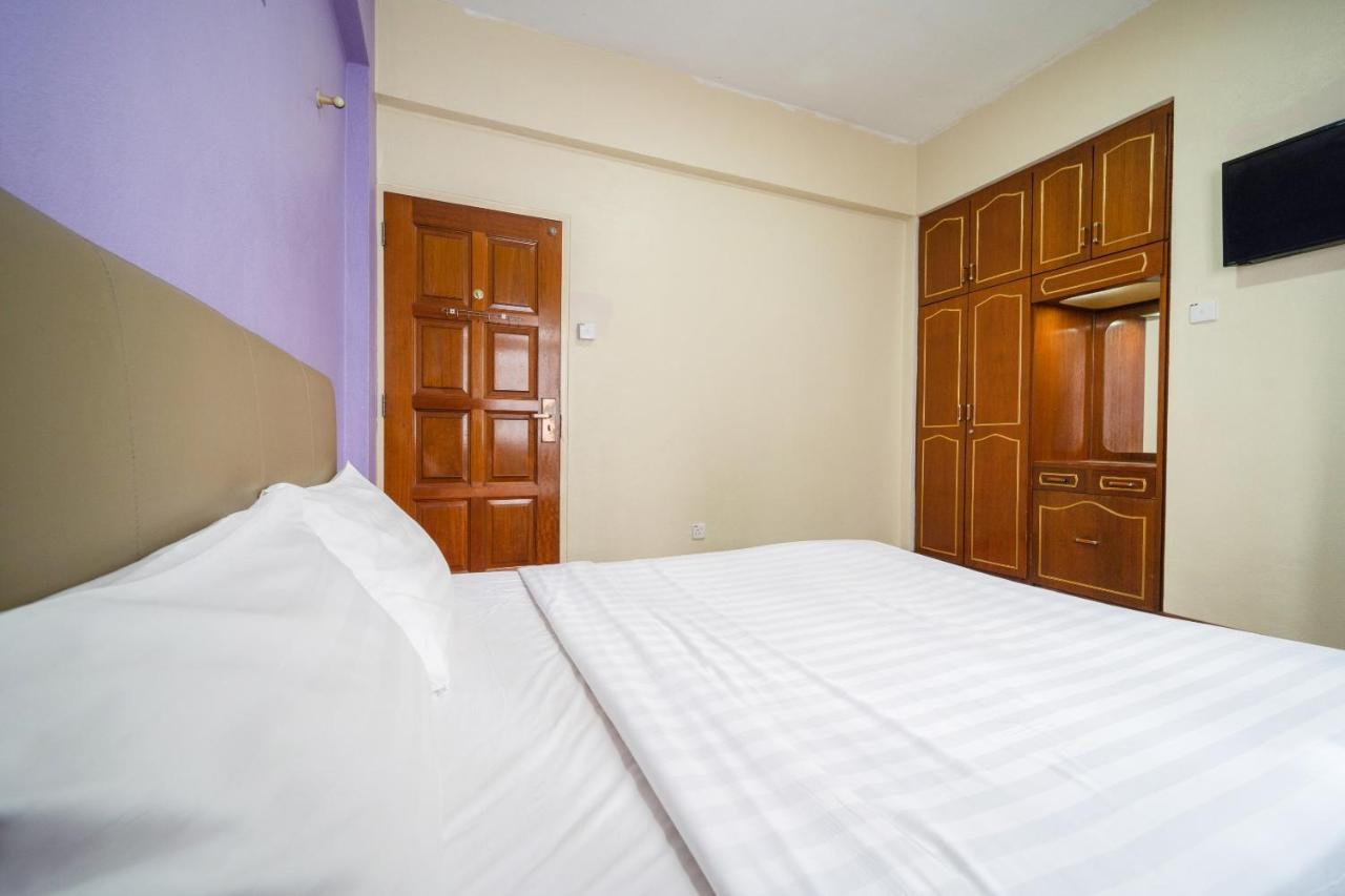 Spot On 89645 Ong'S Court Hotel George Town Exterior photo